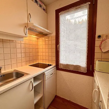 2 Pieces 5 Pers A Proximite Des Pistes - Fr-1-353-78 La Plagne