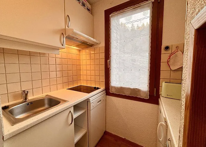 2 Pieces 5 Pers A Proximite Des Pistes - Fr-1-353-78 La Plagne